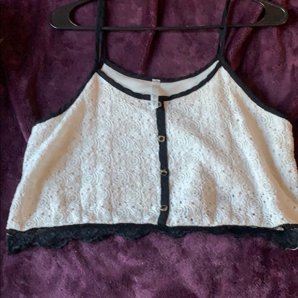 Lace crop